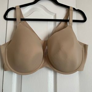 Lightly lined Nude Back-smoother bra